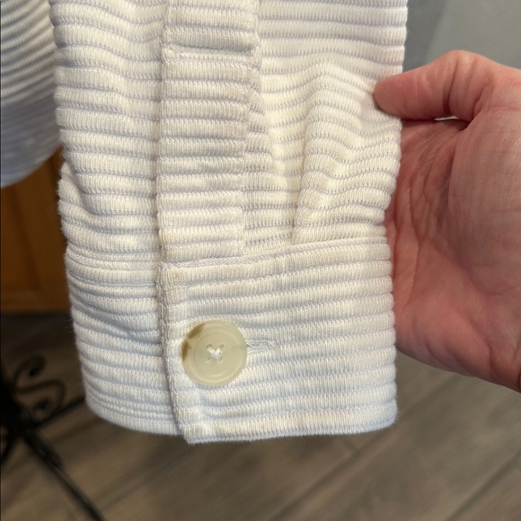 Travis Mathew Women’s Cream Colored Ribbed Long Sleeve Button Down. XS NWOT - Picture 5 of 10